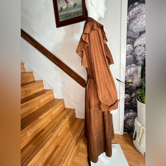 Free People x Brenda Knight NIGEL PRESTON
Long Ruffle English Coat - Rust - Picture 9 of 10